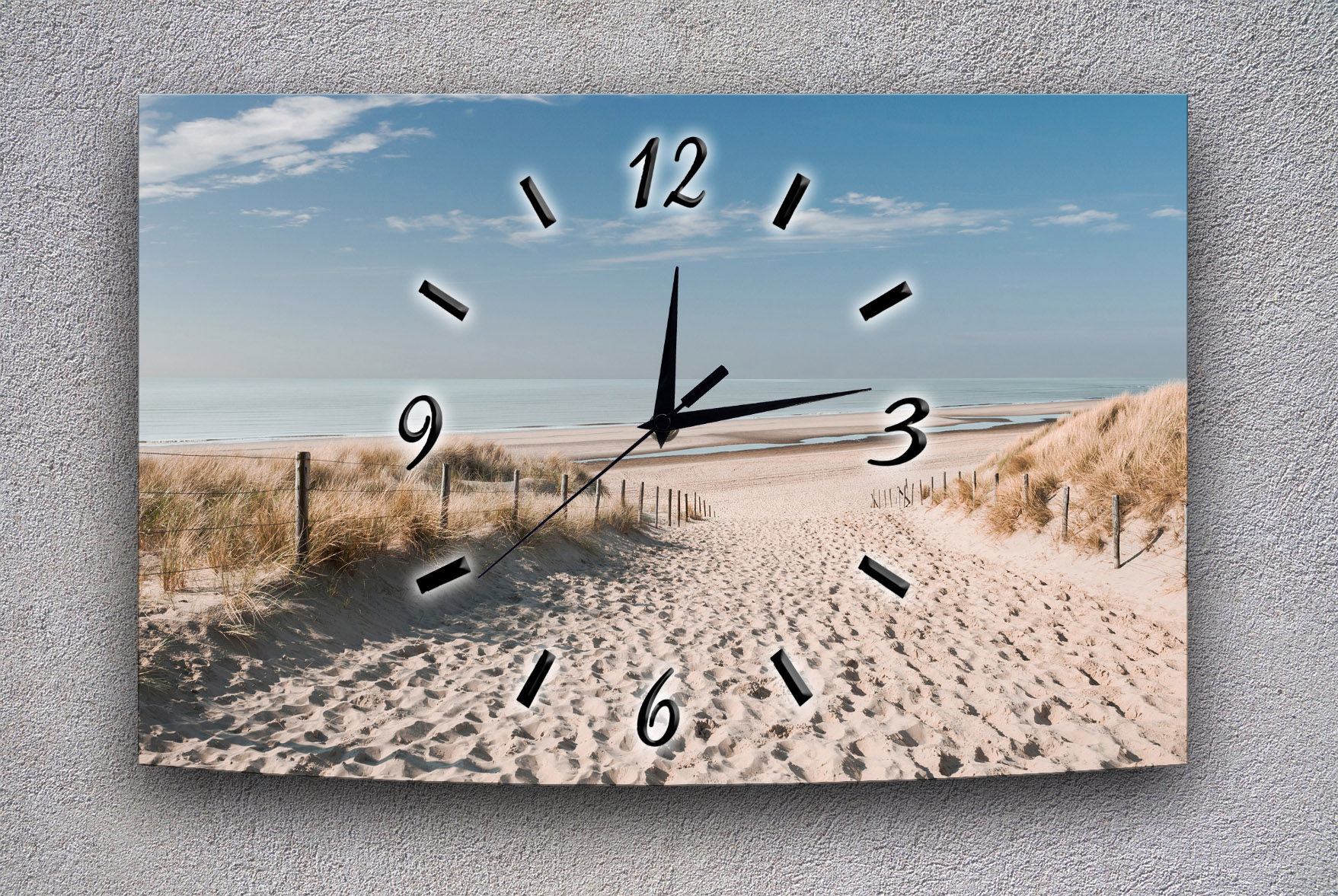 Wanduhr Funk oder Quarzuhr leise tickend Strand Meer Nordsee